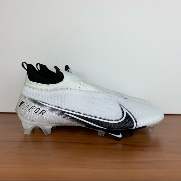 Nike Vapor Edge Elite 360 Flyknit Football Cleats - Picture 2 of 12